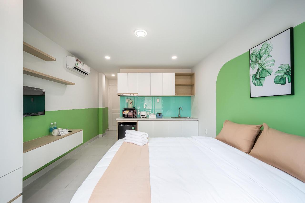 Cozrum Homes - Coraline House ホーチミン市 エクステリア 写真