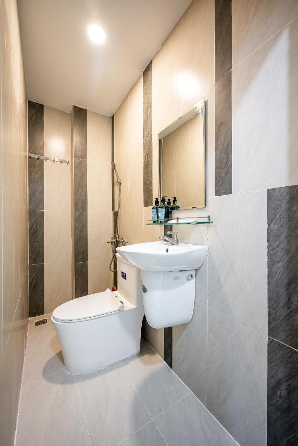 Cozrum Homes - Coraline House ホーチミン市 エクステリア 写真